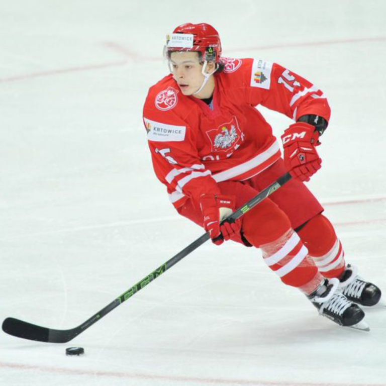 Patryk Wronka 768x768 1 - Strefa Trenerów